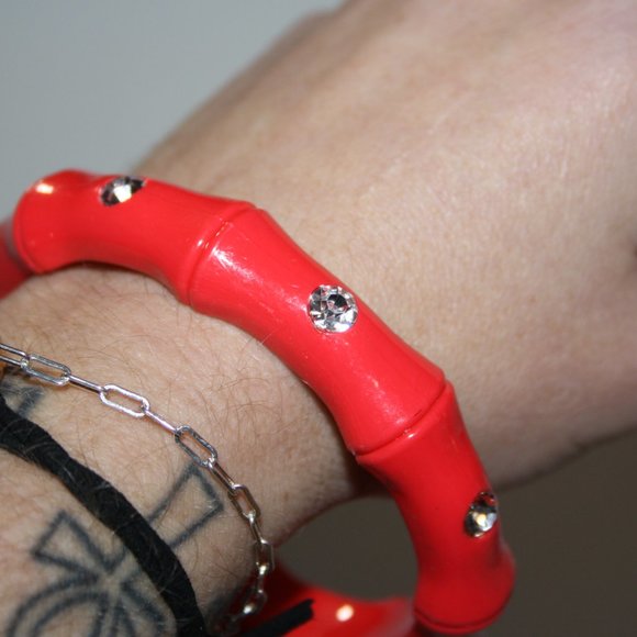Beautiful chunky red bangle bracelet with rhinestones 7" - Picture 1 of 4